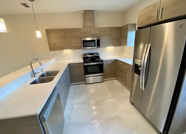 Property at 520 Newport Ave, Edinburg, TX, 78539, 3 beds, 2.5 baths, [object Object]