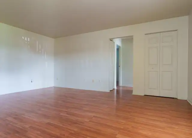 Property at 1 Stoneybrook Rd, Clarksburg, WV, 26301, 2 beds, 1 bath, [object Object]