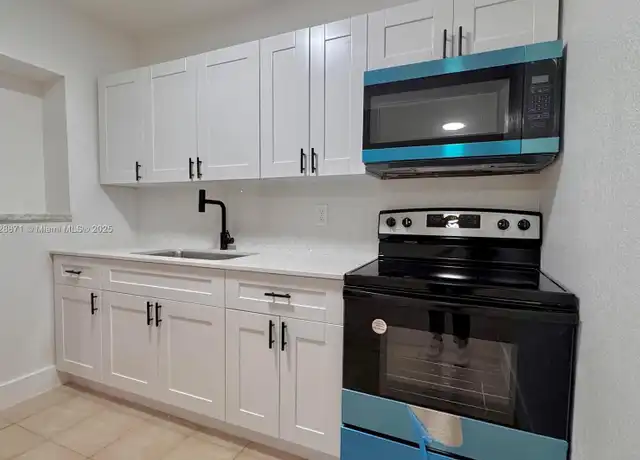 Property at 541 E 38th St, Hialeah, FL, 33013, 2 beds, 1 bath, [object Object]