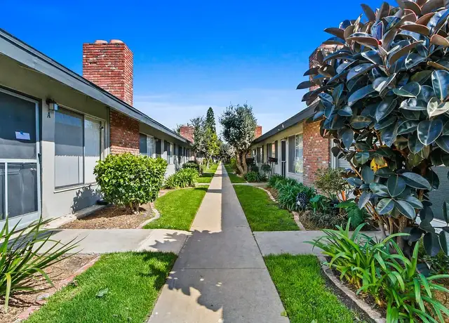 Photo of 10850 S Magnolia St, Anaheim, CA 92804