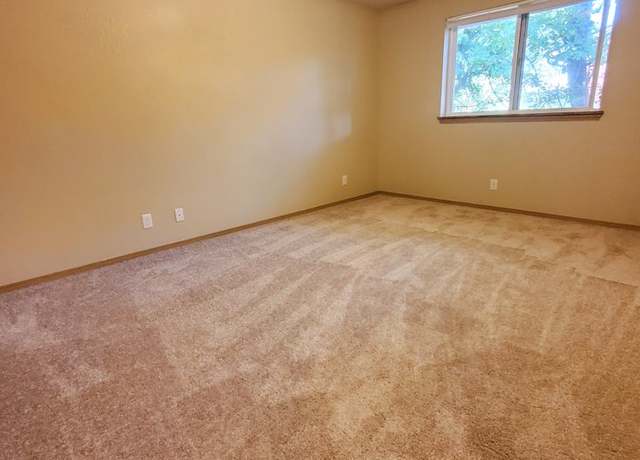 Photo of 901 N Pecan Ct, Newberg, OR 97132