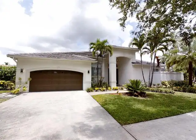 Property at 3050 Lakewood Dr, Weston, FL, 33332, 5 beds, 3 baths, [object Object]