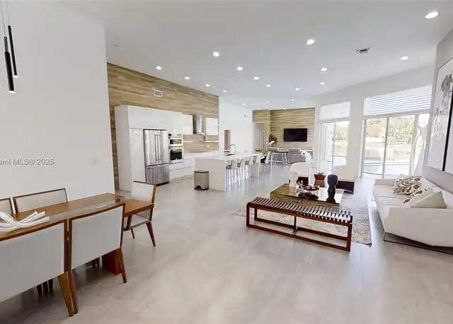 Property at 3050 Lakewood Dr, Weston, FL, 33332, 5 beds, 3 baths, [object Object]