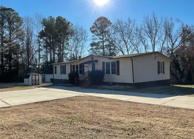 Property at 208 Country Club Rd, La Crosse, VA, 23950, 3 beds, 2 baths, [object Object]