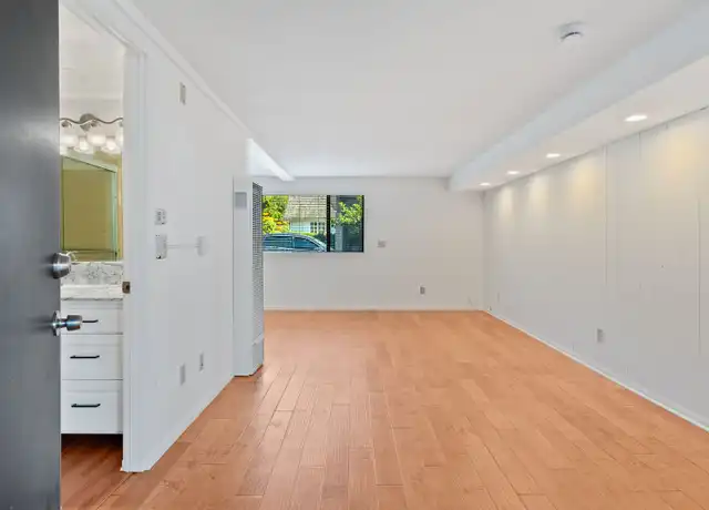 Property at 2101 Glenneyre St, Laguna Beach, CA, 92651, 0 beds, 1 bath, [object Object]