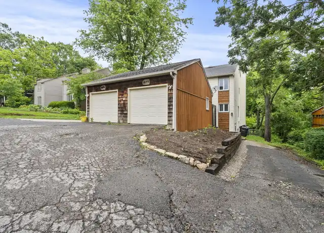 Property at 1077 Armstrong Mill Rd, Lexington, KY, 40517, 2 beds, 2.5 baths, [object Object]