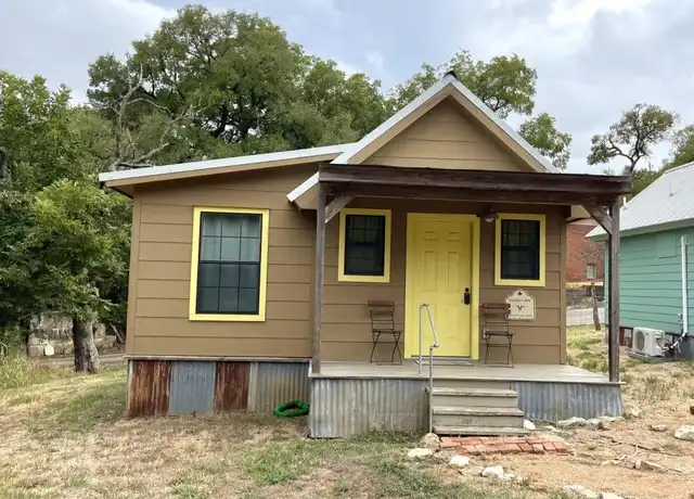 Property at 607 Live Oak St, Gatesville, TX, 76528, 1 bed, 1 bath, [object Object]