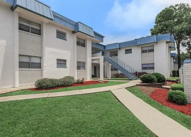 Property at Rolling Hills Apartments - 280 John Knox Rd, Tallahassee, FL, 32303, 1 bed, 1 bath, [object Object]