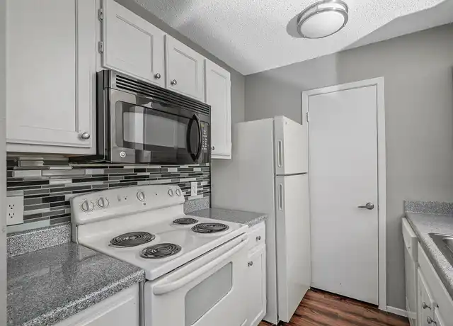 Property at Cedar Point Apartments - 2106 N Highway 175, Seagoville, TX, 75159, 1-3 bed, 1-2 bath, [object Object]