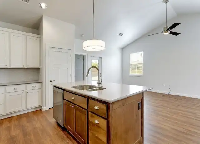 Property at 400A Rose Dr, Dripping Springs, TX, 78620, 2 beds, 2 baths, [object Object]