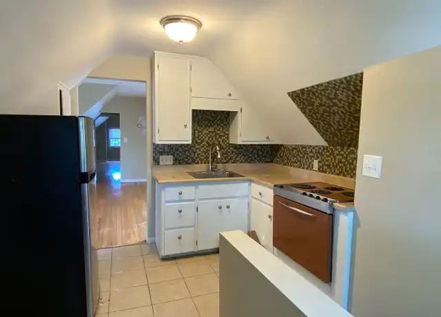 Property at 323 Prospect Ave NE Unit 05, Grand Rapids, MI, 49503, 1 bed, 1 bath, [object Object]