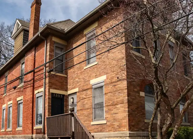 Property at 1355-1357 Dennison Ave Rm 1, Columbus, OH, 43201, 1 bed, 2 baths, [object Object]