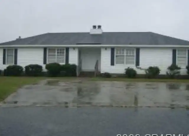 Property at 102 Bragg Cir, Greenville, NC, 27834, 2 beds, 1 bath, [object Object]