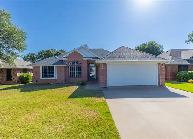 Property at 1502 Spanish Trail Dr, Granbury, TX, 76048, 3 beds, 2 baths, [object Object]