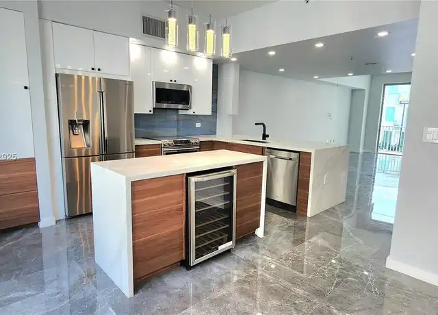 Property at 2146 Van Buren St #403, Hollywood, FL, 33020, 4 beds, 3.5 baths, [object Object]