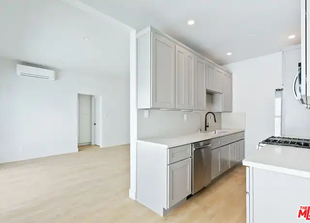 Property at 7223 Willoughby Ave Unit 211, Los Angeles, CA, 90046, 0 beds, 1 bath, [object Object]