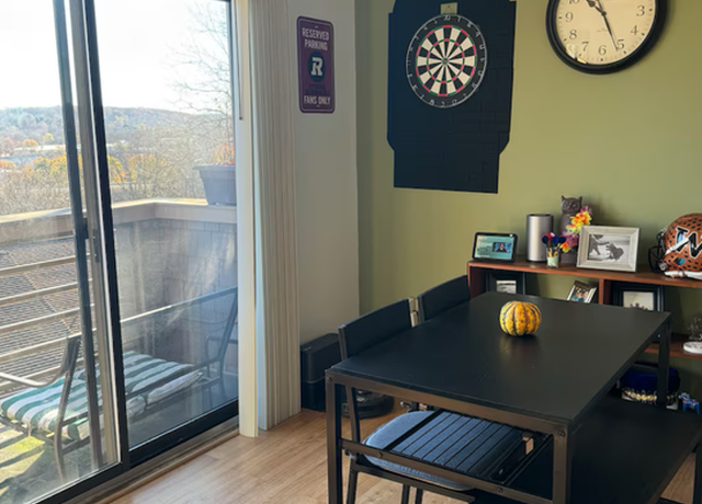 Photo of 166 Old Brookfield Rd Unit 20-6, Danbury, CT 06811