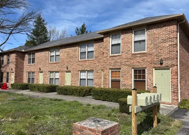 Property at 208 Peachtree St Unit 2, Tullahoma, TN, 37388, 2 beds, 1.5 baths, [object Object]
