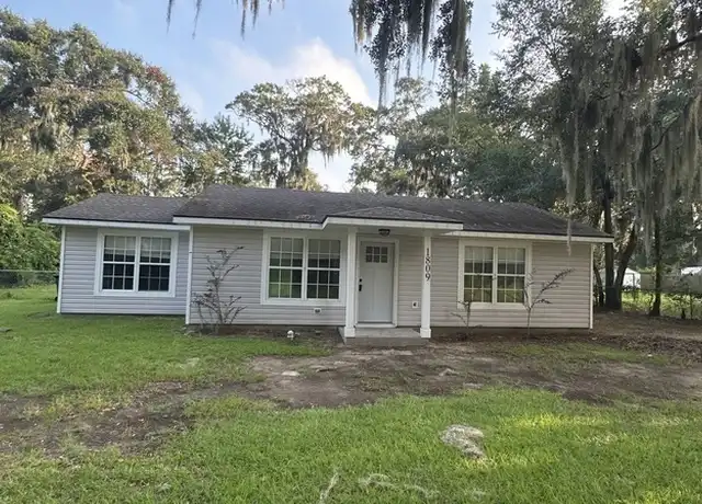 Property at 1809 Oconnell St, Beaufort, SC, 29902, 3 beds, 2 baths, [object Object]