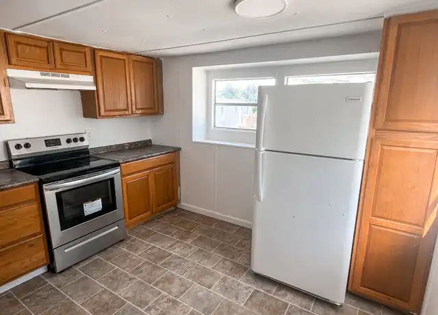 Property at 117 Beach Dr Unit 14, Fort Walton Beach, FL, 32547, 2 beds, 1 bath, [object Object]