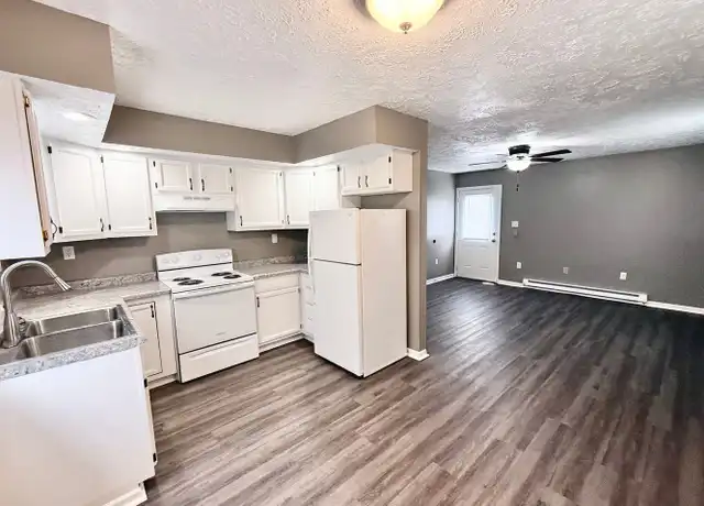 Property at Duplex/ 2 -2 bedroom 1 bath with detached garage - 821 W State St, Kokomo, IN, 46902, 2 beds, 1 bath, [object Object]