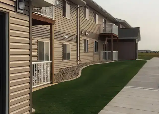 Property at 2150 33rd St NW Unit 208, Minot, ND, 58703, 2 beds, 1 bath, [object Object]