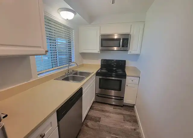 Property at Rainier Meadow - 15881 64th St E, Sumner, WA, 98390, 1-2 bed, 1 bath, Contact for Price