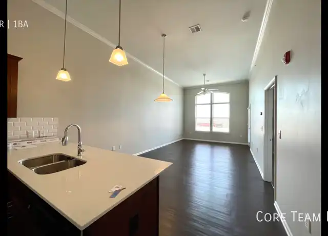 Property at 504 Grand Blvd Unit 502, Kansas City, MO, 64106, 1 bed, 1 bath, [object Object]