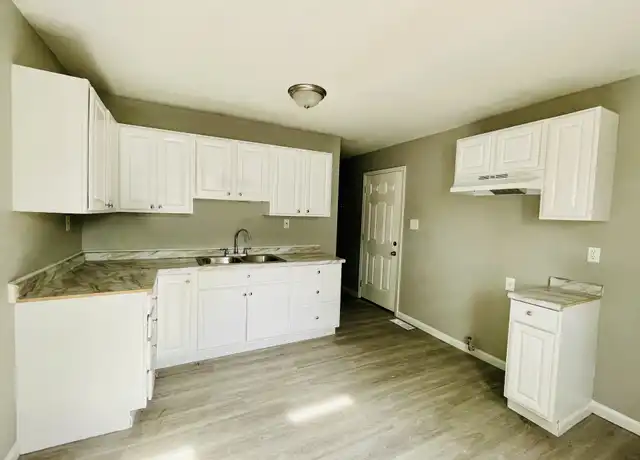 Property at 24 Leonard Dr, East Saint Louis, IL, 62206, 3 beds, 1 bath, [object Object]