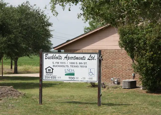Property at 1000 S 8th St Unit 102, Buckholts, TX, 76518, 2 beds, 1 bath, [object Object]