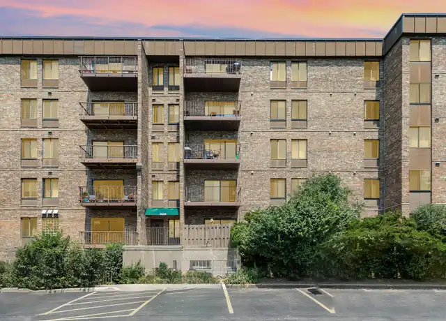 Property at 425 Walnut Creek Ln #1305, Lisle, IL, 60532, 1 bed, 1 bath, [object Object]
