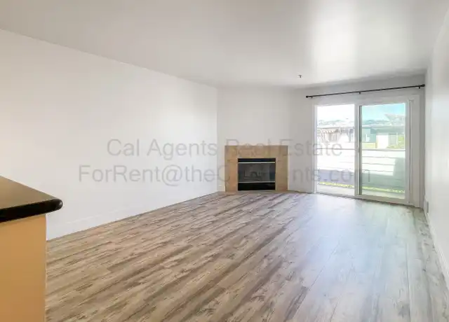 Property at 6400 Christie Ave #4412, Emeryville, CA, 94608, 1 bed, 1 bath, [object Object]