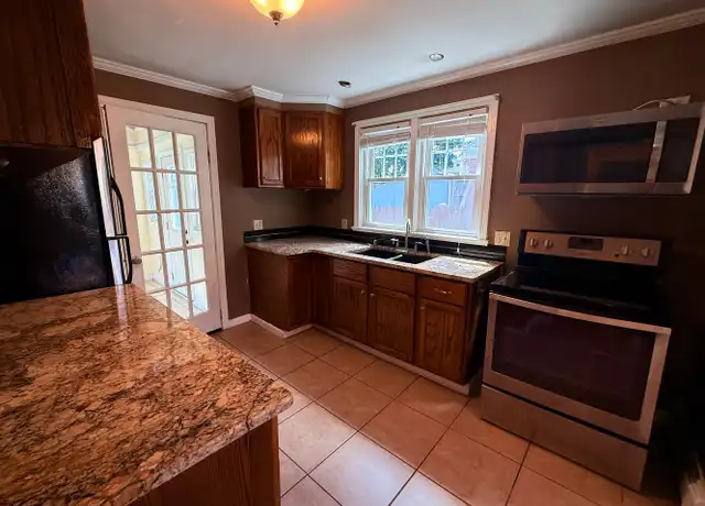 Property at 25 Putnam Ave, Pittsfield, MA, 01201, 3 beds, 1 bath, [object Object]