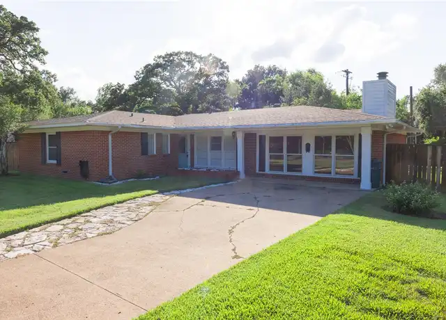 Property at 100 Greenway Dr, Bryan, TX, 77801, 3 beds, 2 baths, [object Object]
