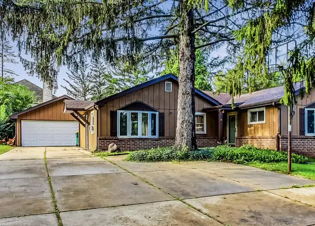 Property at 129 E 55th St, Westmont, IL, 60559, 3 beds, 1 bath, [object Object]