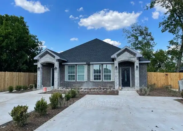 Property at 216 Cleveland St, Cleburne, TX, 76031, 3 beds, 2 baths, [object Object]