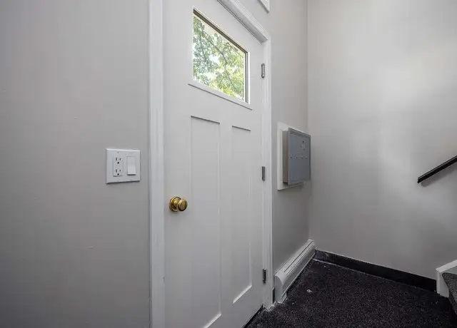 Photo of 2 Glenora Gdns, Rochester, NY 14615