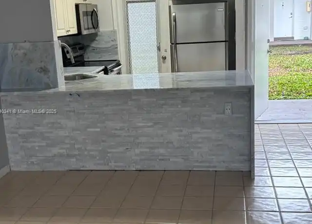 Property at 430 SE 2nd Ave, Deerfield Beach, FL, 33441, 2 beds, 1 bath, [object Object]