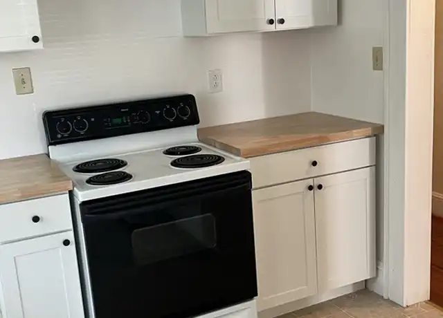 Property at 508 N Spring Ave, Newton, NC, 28658, 2 beds, 1 bath, [object Object]