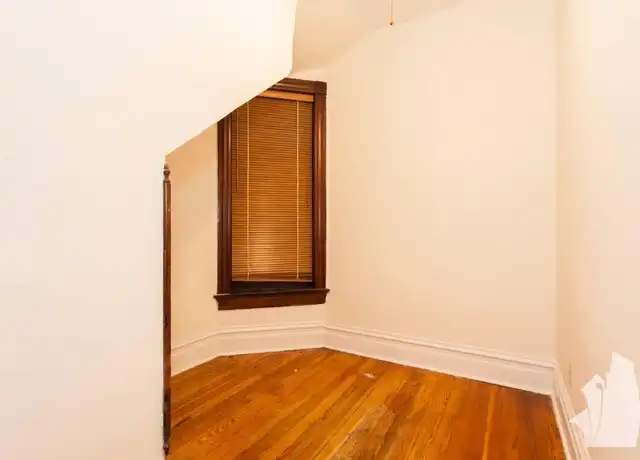 Property at 858 W Newport Ave, Chicago, IL, 60657, 3 beds, 1 bath, [object Object]