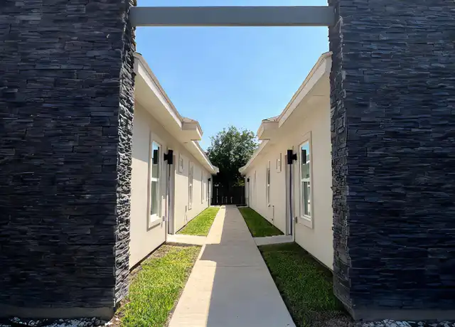 Property at 904 E La Cantera Ave #3, McAllen, TX, 78503, 3 beds, 2 baths, [object Object]