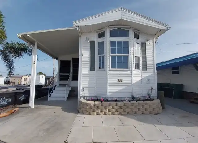 Property at 14 Basin St Unit 14, Palmetto, FL, 34221, 1 bed, 1 bath, [object Object]