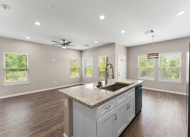 Property at 5307 Groveton St Unit B, Houston, TX, 77033, 3 beds, 2 baths, [object Object]