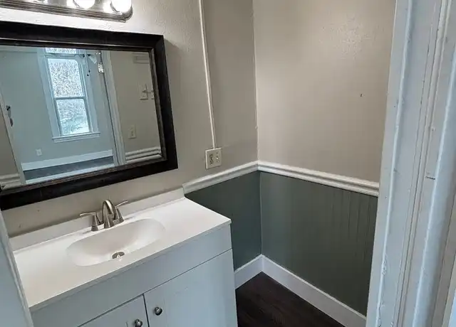 Property at 1126 W Locust St, Springfield, MO, 65803, 1 bed, 1 bath, [object Object]