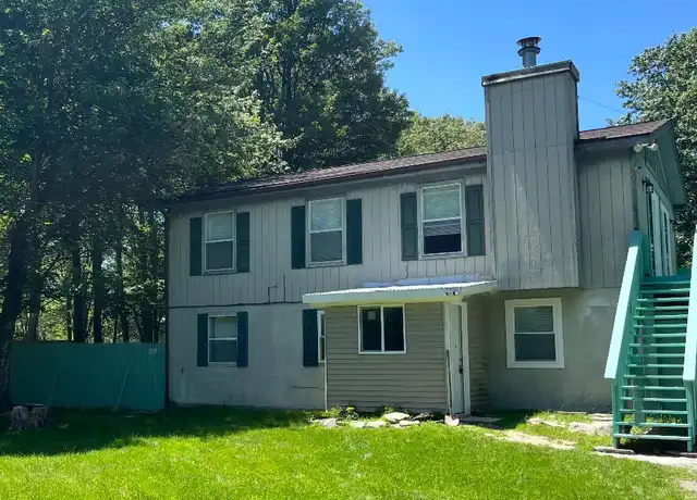 Property at 161 Roundhill Rd, Dingmans Ferry, PA, 18328, 3 beds, 2 baths, [object Object]
