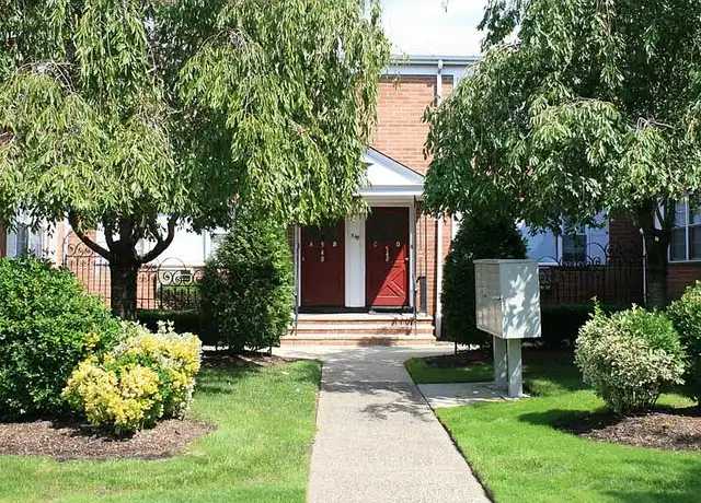 Property at Briarwood Commons - 572 Main St, Hackensack, NJ, 07601, 1 bed, 1 bath, [object Object]