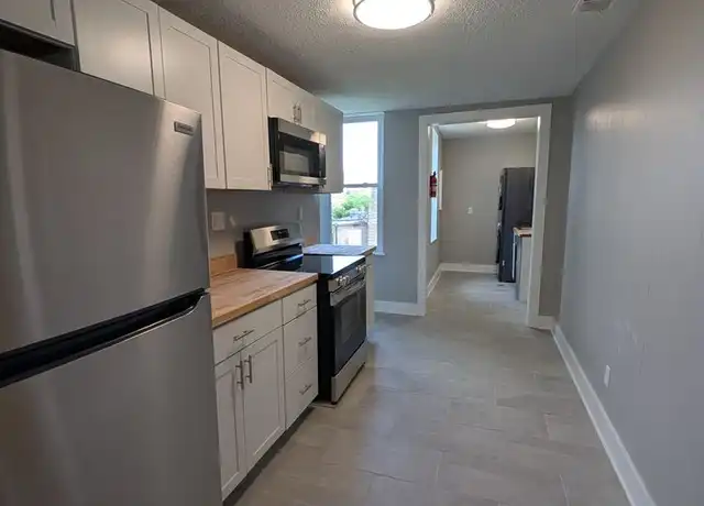 Property at 1402 W Sycamore St Apt 2, Pittsburgh, PA, 15211, 2 beds, 1 bath, [object Object]