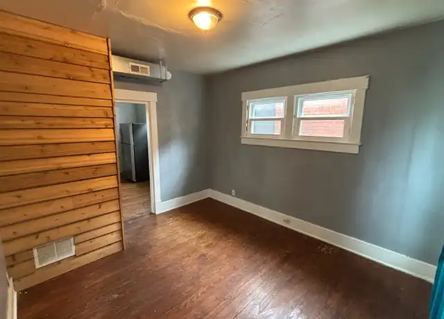 Property at 633 E Barbee Ave, Louisville, KY, 40217, 1 bed, 1 bath, [object Object]