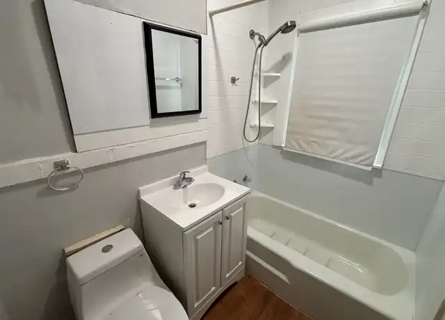 Property at 633 E Barbee Ave, Louisville, KY, 40217, 1 bed, 1 bath, [object Object]