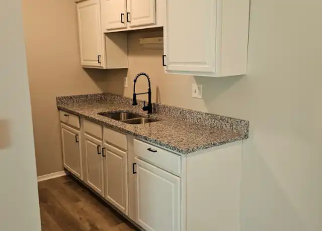 Property at 6 Willow St Unit 6, Alexandria, KY, 41001, 1 bed, 1 bath, [object Object]